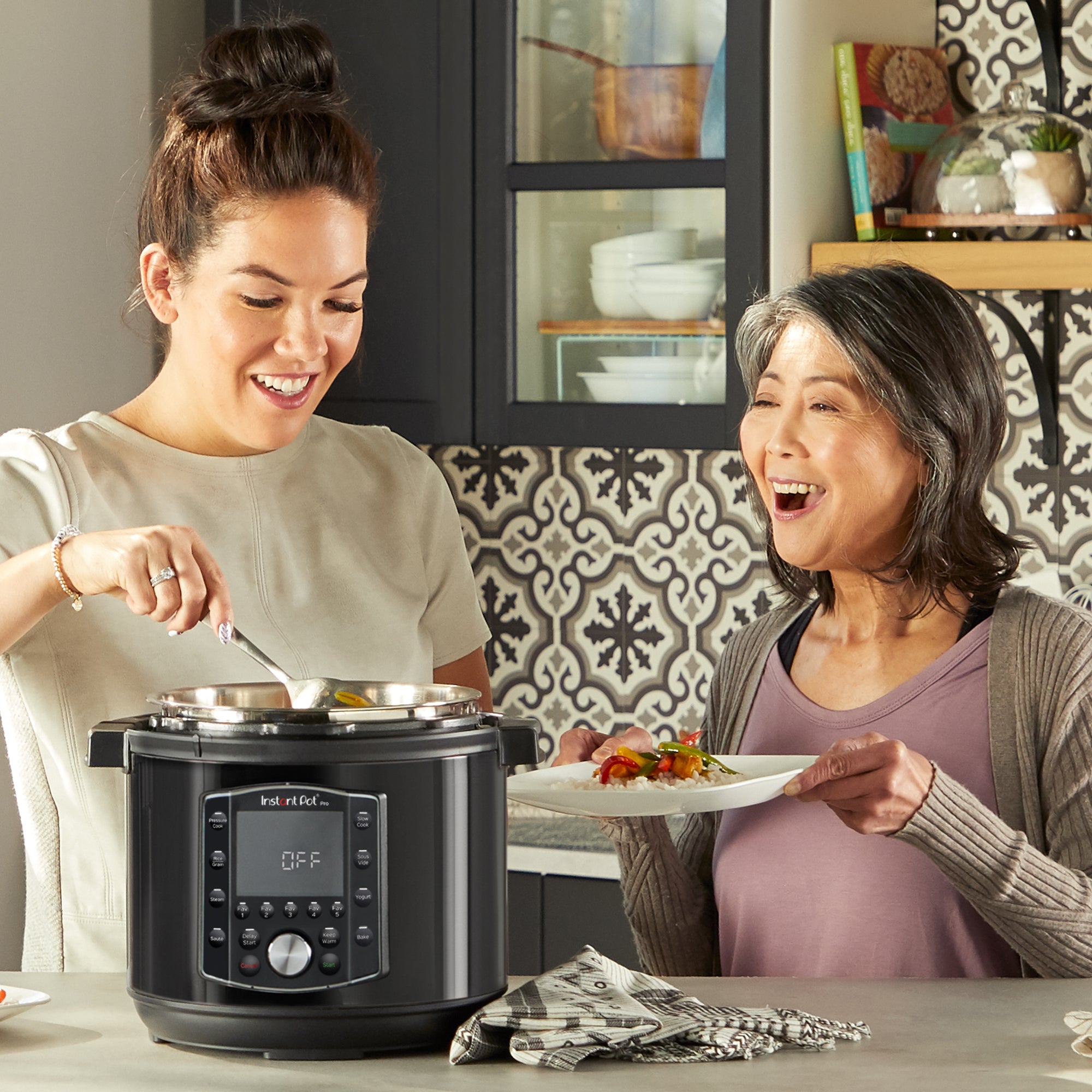 Instant Pot® Pro Multi-Cooker 5.7L