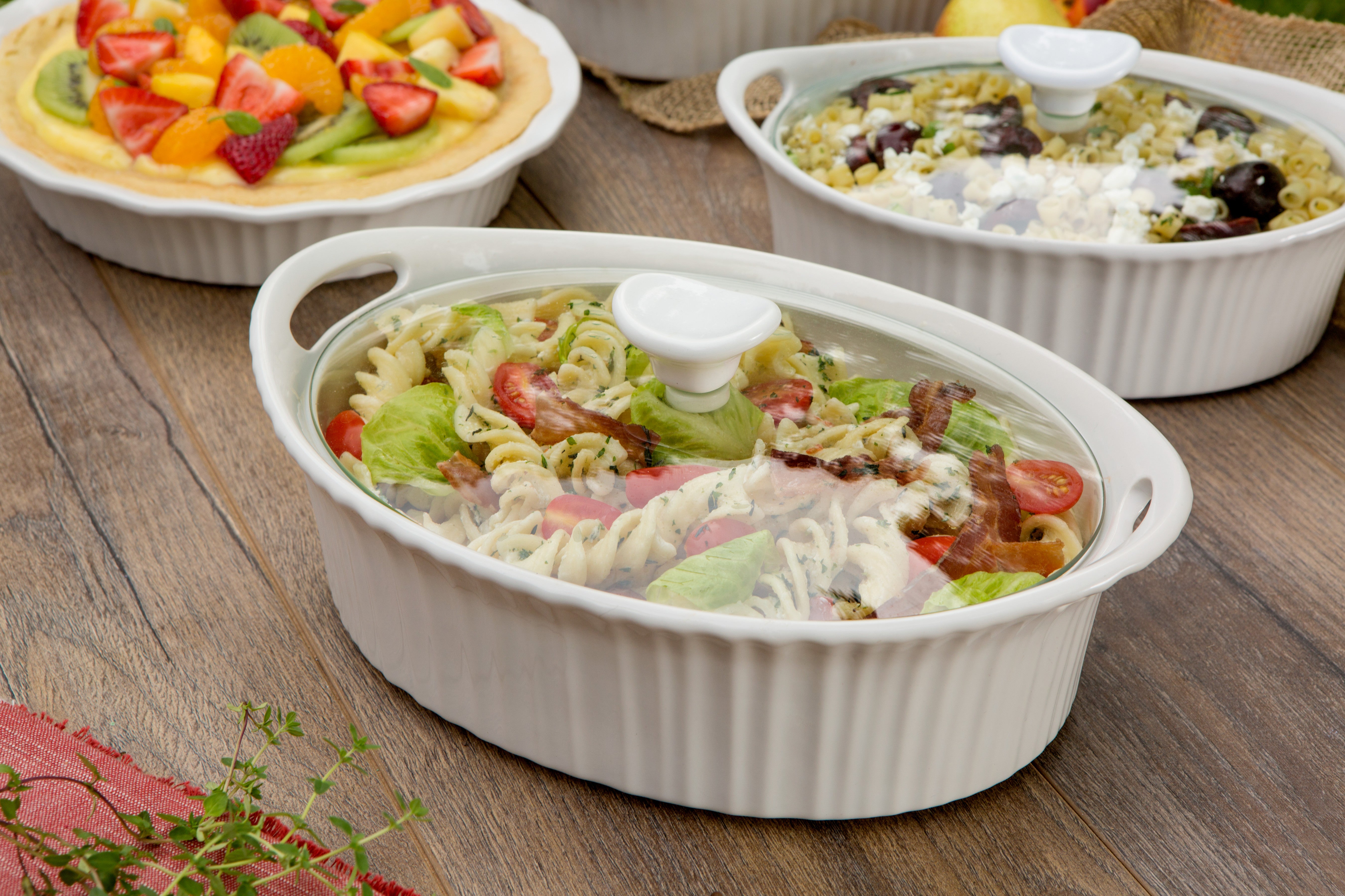 Corningware® French White 2.35L Oval Covered Casserole